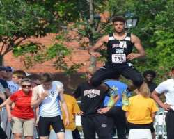 Prior to getting fame on social media, he served as a gymnastic coach for a period of five years. He also participated in the long jump.